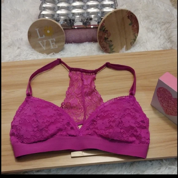 XOXO Lace Bralette in Magenta Padded Small - Picture 2 of 7
